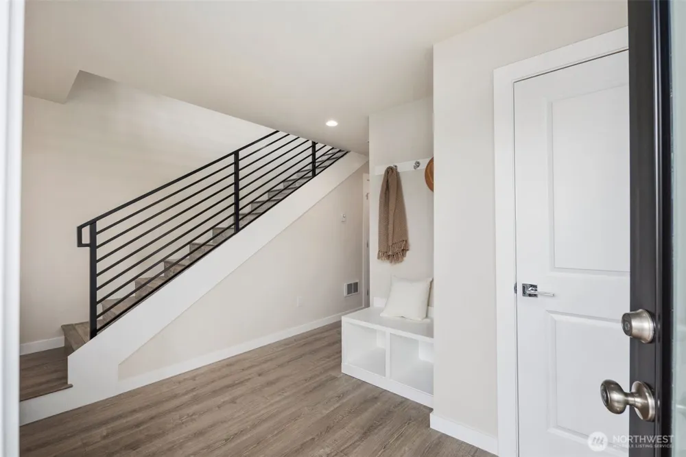 9239 A 16th Avenue SW Seattle, WA 98106