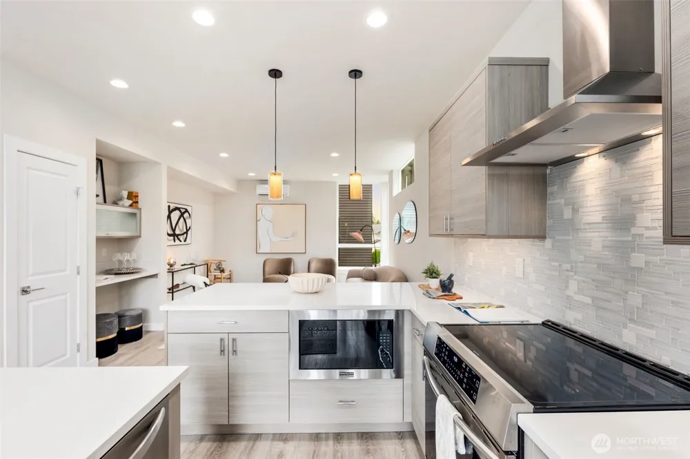 9239 A 16th Avenue SW Seattle, WA 98106