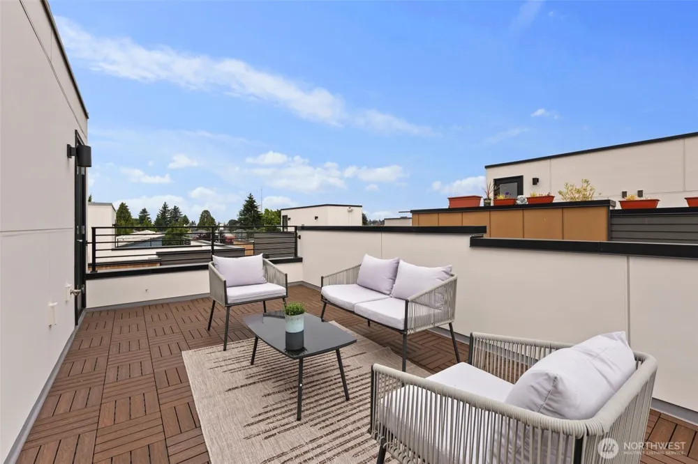 9239 A 16th Avenue SW Seattle, WA 98106