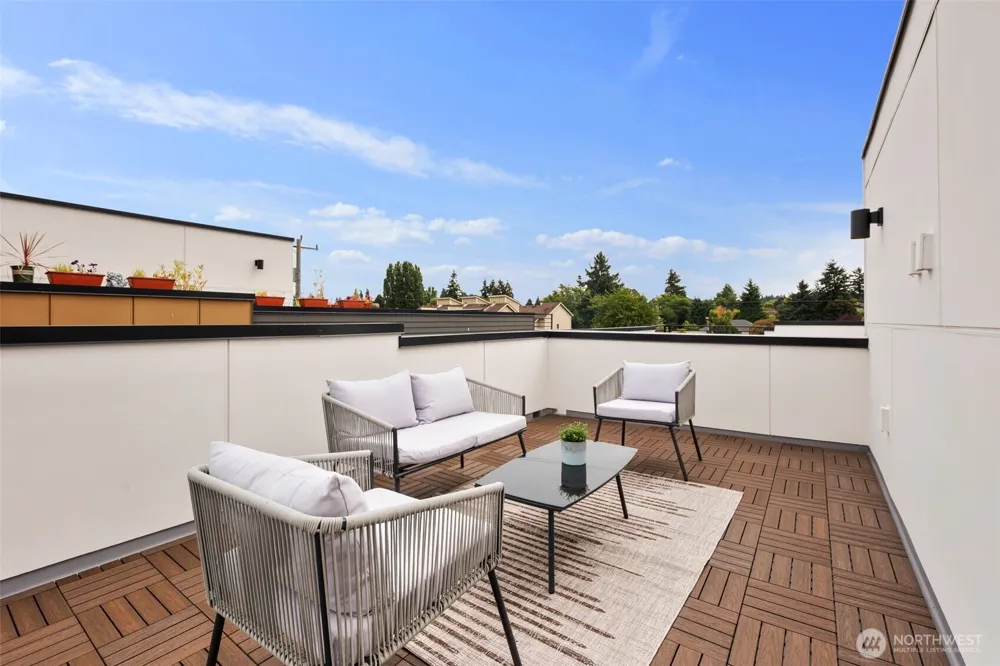 9239 A 16th Avenue SW Seattle, WA 98106
