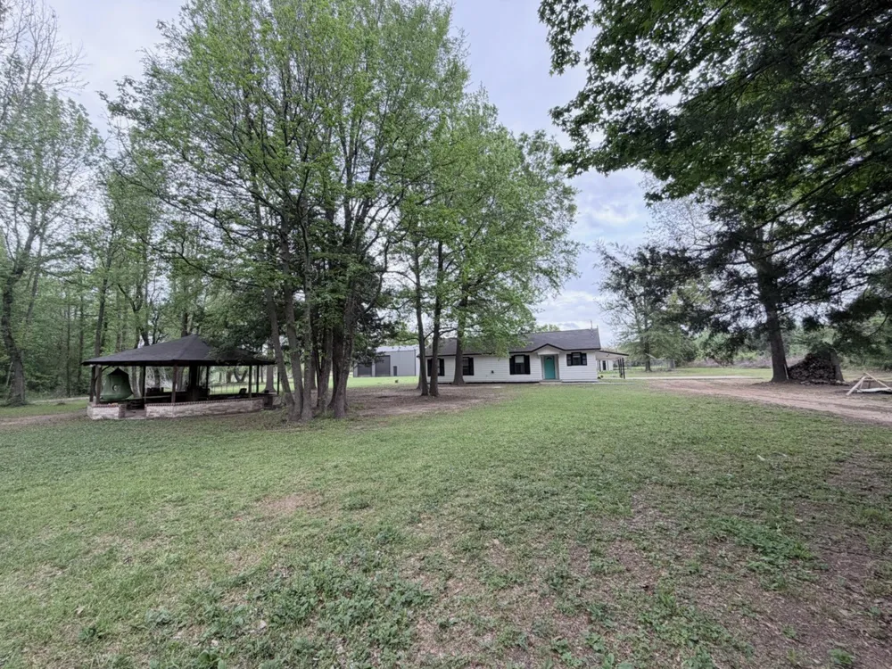 196 County Road 2220 Pittsburg, TX 75686
