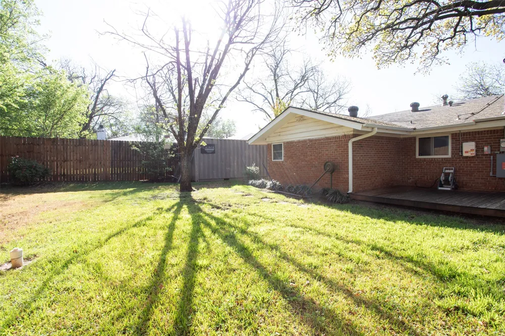1405 Thompson Drive Graham, TX 76450