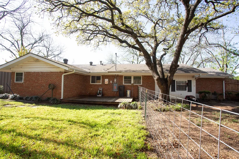 1405 Thompson Drive Graham, TX 76450