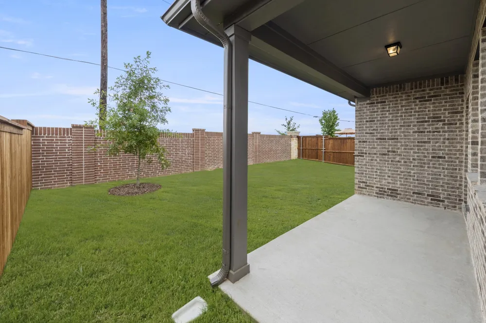 5925 Laurel Lake Lane Pilot Point, TX 76258