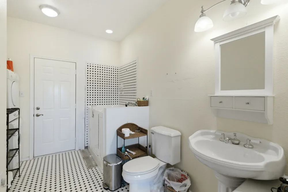10875 Brock Highway Lipan, TX 76462