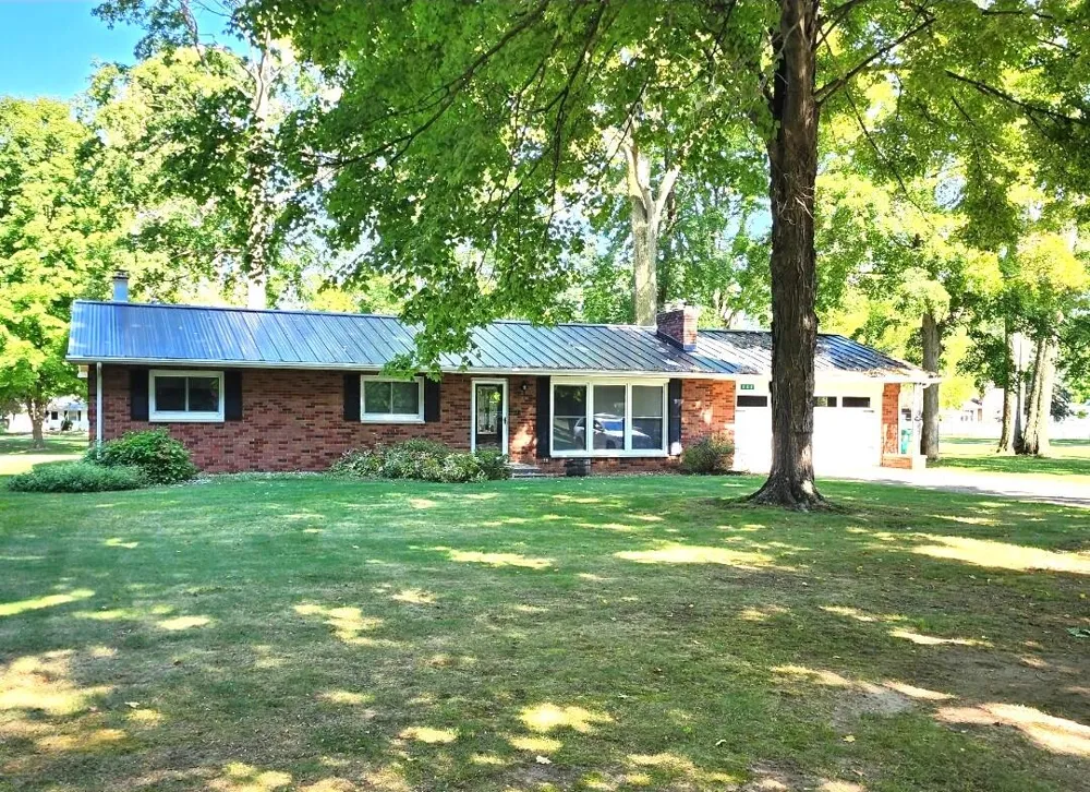 340 W Railroad Street Centreville Village, MI 49032