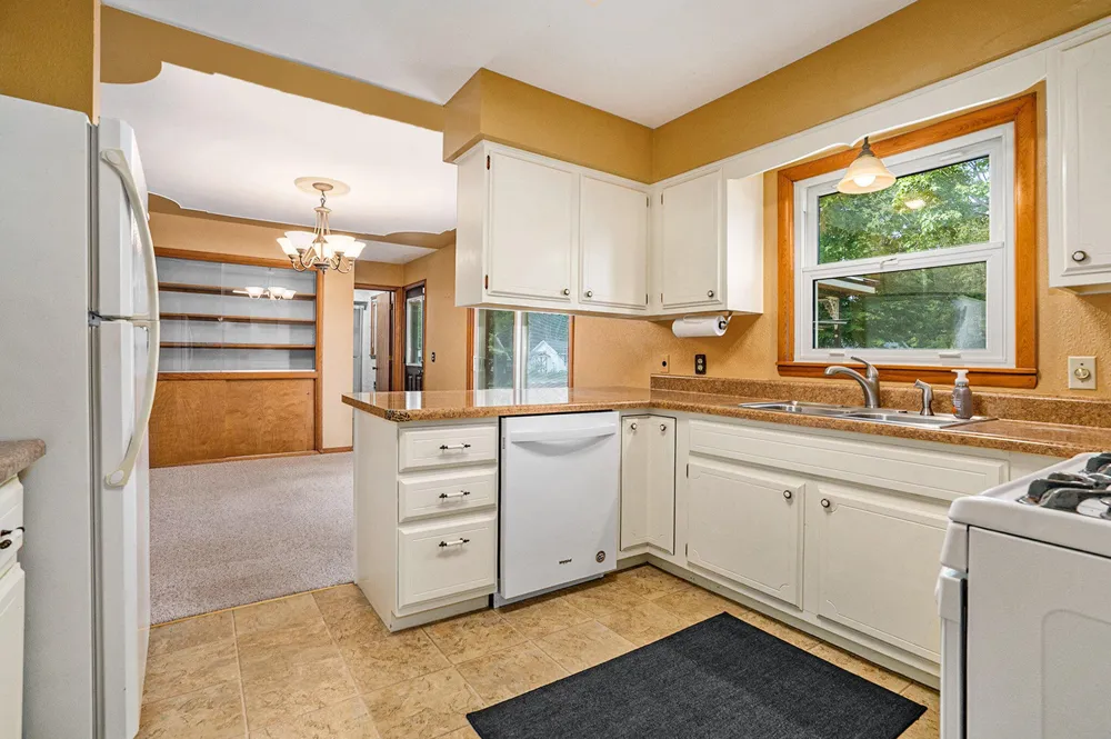 340 W Railroad Street Centreville Village, MI 49032