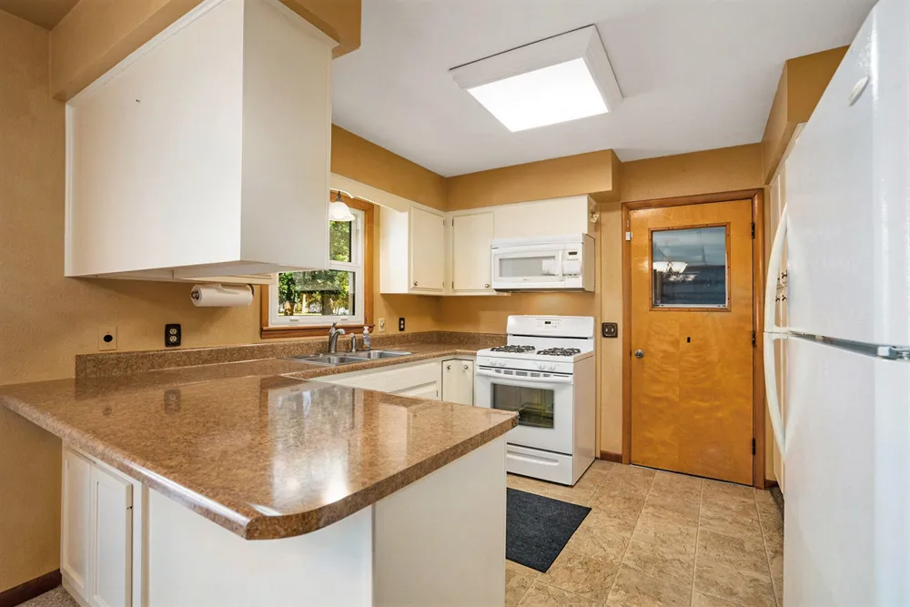 340 W Railroad Street Centreville Village, MI 49032