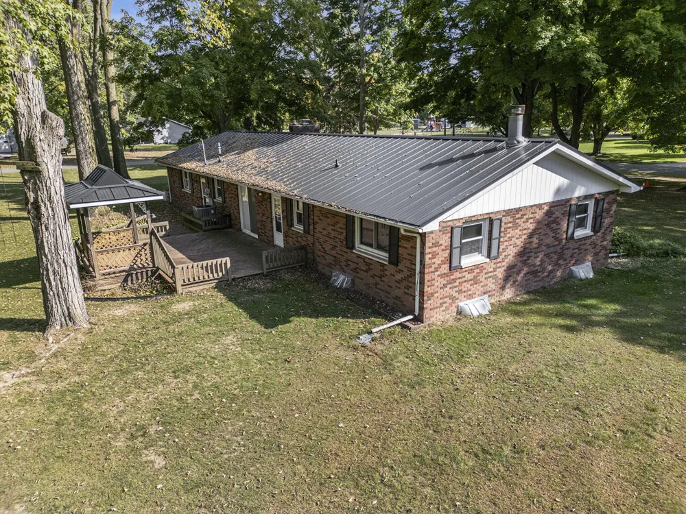 340 W Railroad Street Centreville Village, MI 49032