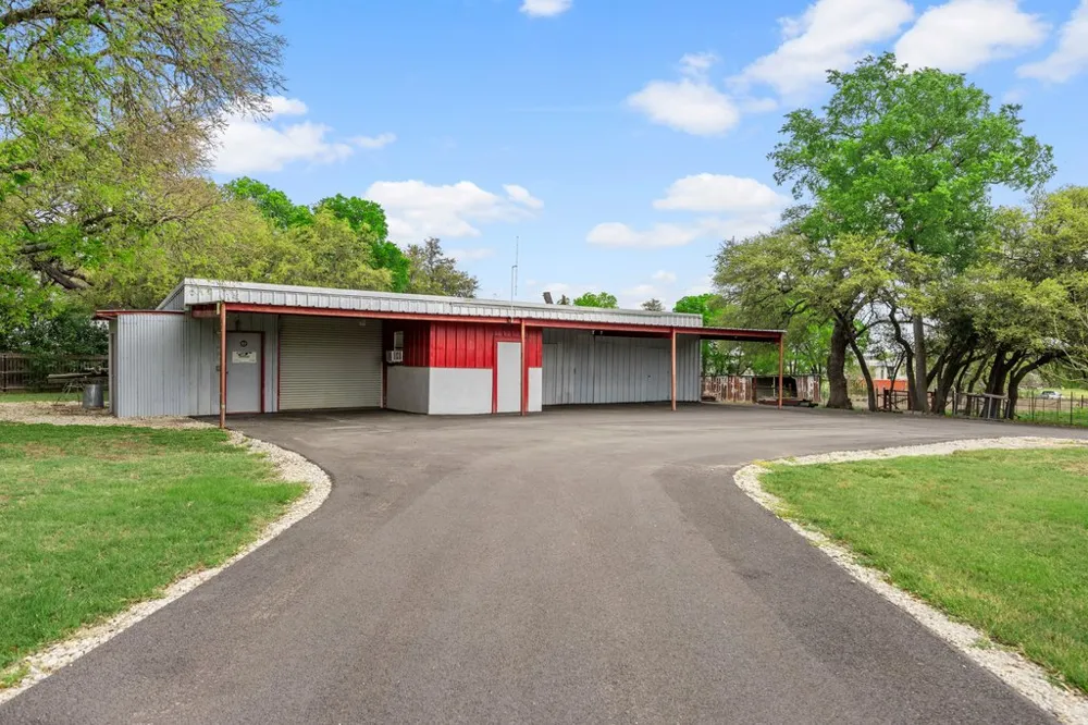 312 Gerald Drive Blanco, TX 78606