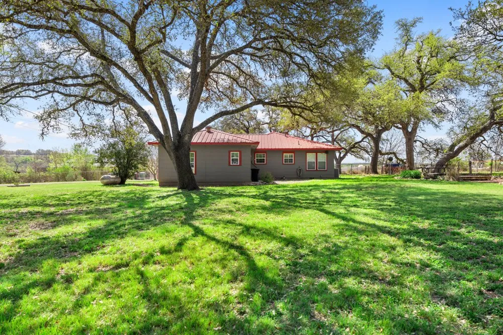 312 Gerald Drive Blanco, TX 78606