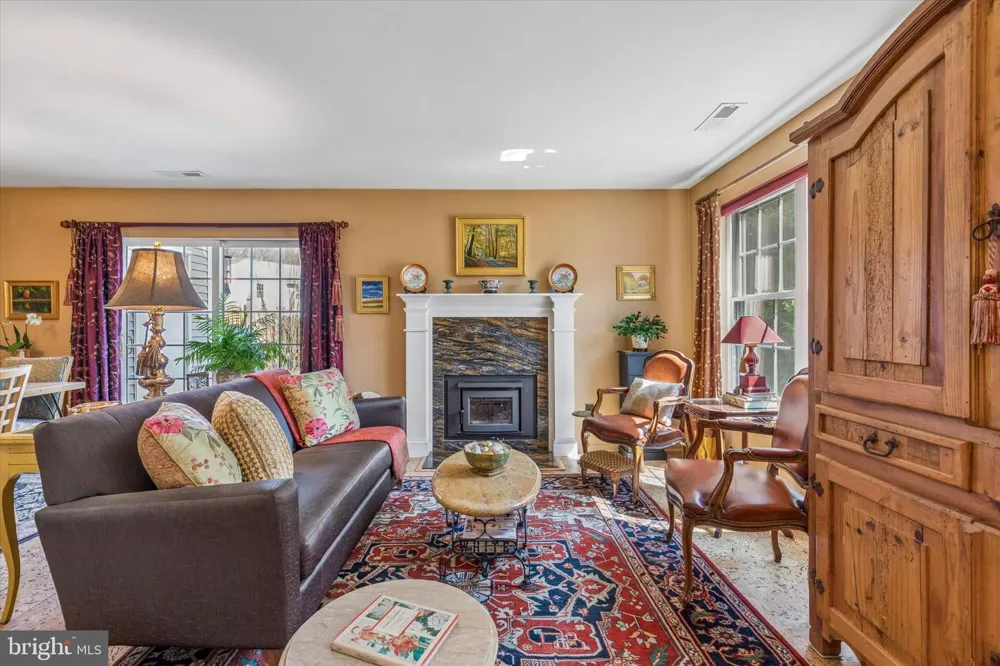 107 CAROUSEL CIRCLE Doylestown, PA 18901