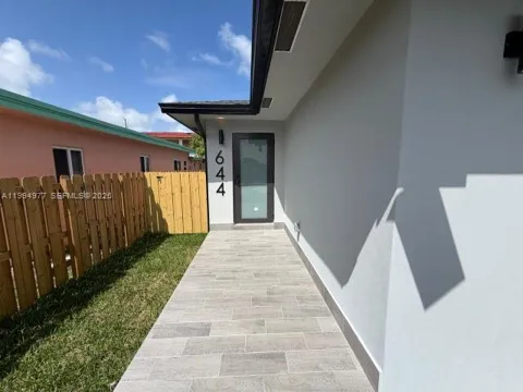644 NW 6th Ct