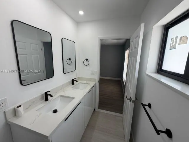 644 NW 6th Ct Hallandale Beach, FL 33009