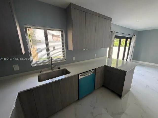 644 NW 6th Ct Hallandale Beach, FL 33009