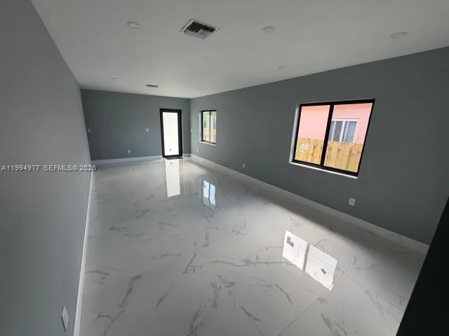 644 NW 6th Ct Hallandale Beach, FL 33009