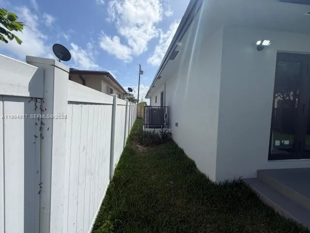 644 NW 6th Ct Hallandale Beach, FL 33009