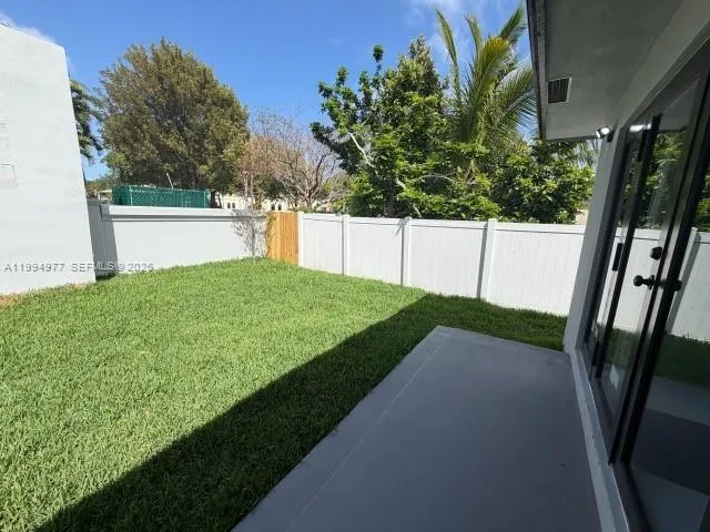 644 NW 6th Ct Hallandale Beach, FL 33009