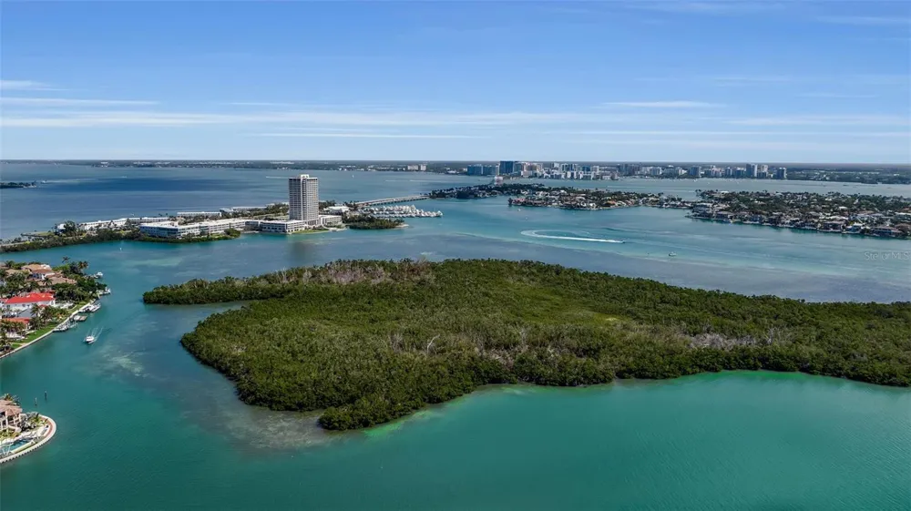 243 COOLIDGE DRIVE Sarasota, FL 34236
