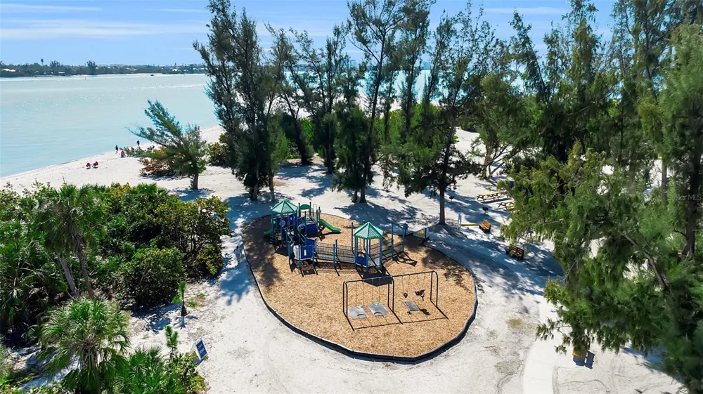 243 COOLIDGE DRIVE Sarasota, FL 34236