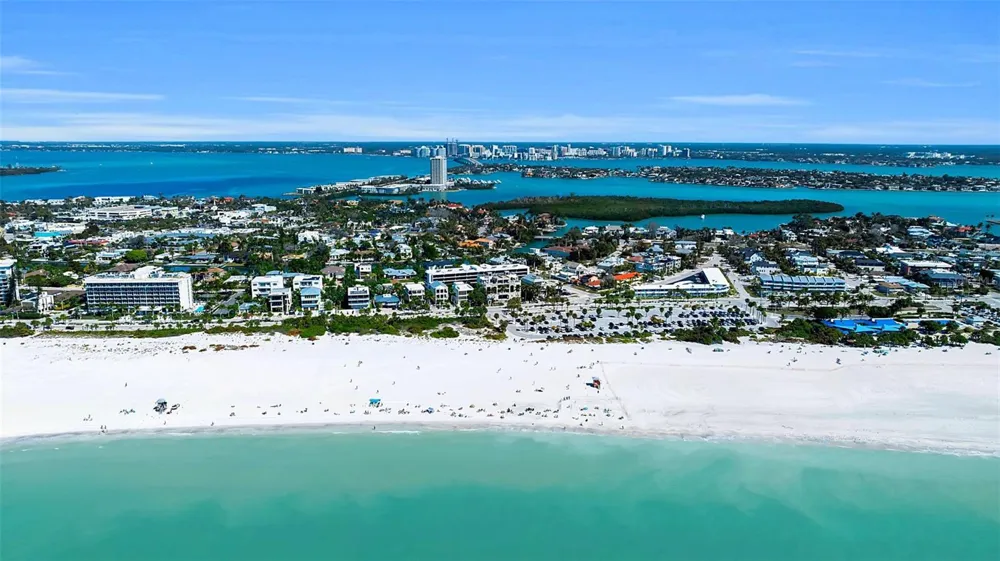 243 COOLIDGE DRIVE Sarasota, FL 34236