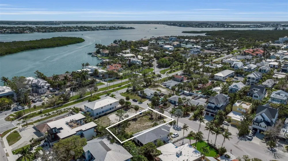 243 COOLIDGE DRIVE Sarasota, FL 34236