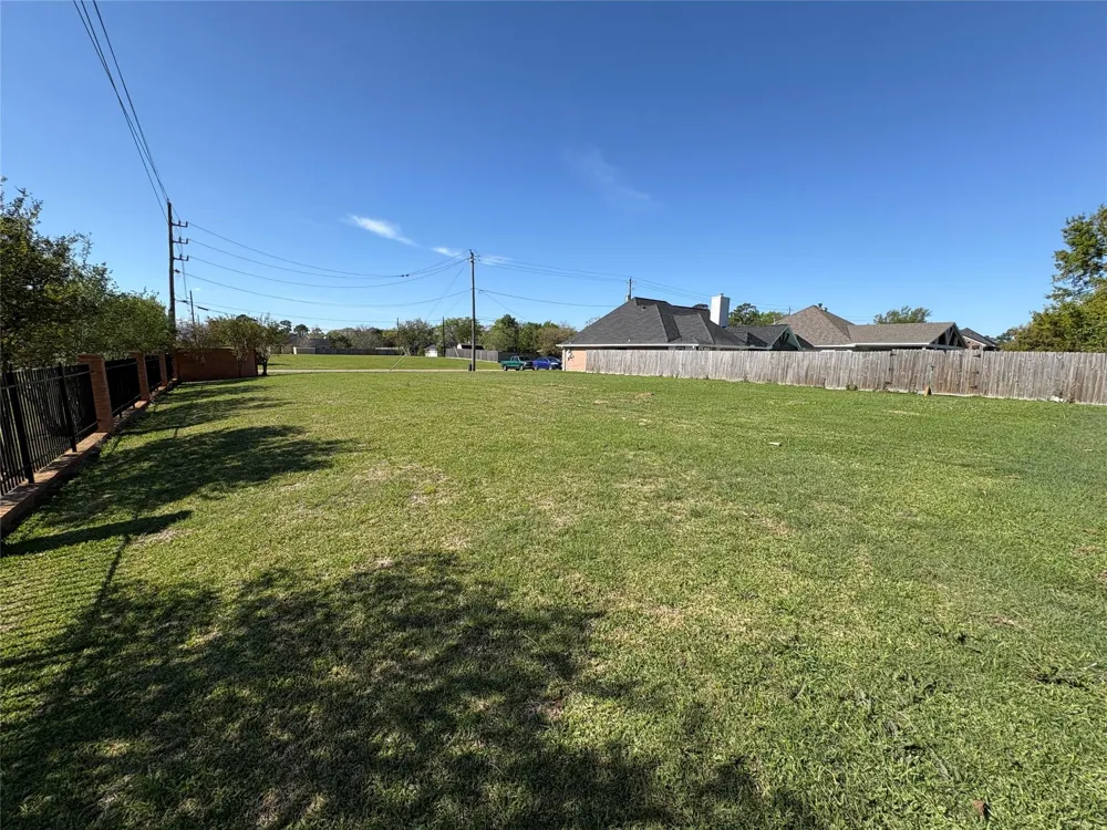 702 Shady River Road La Porte, TX 77571