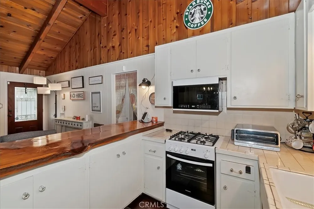 2452 Spring Running Springs, CA 92382