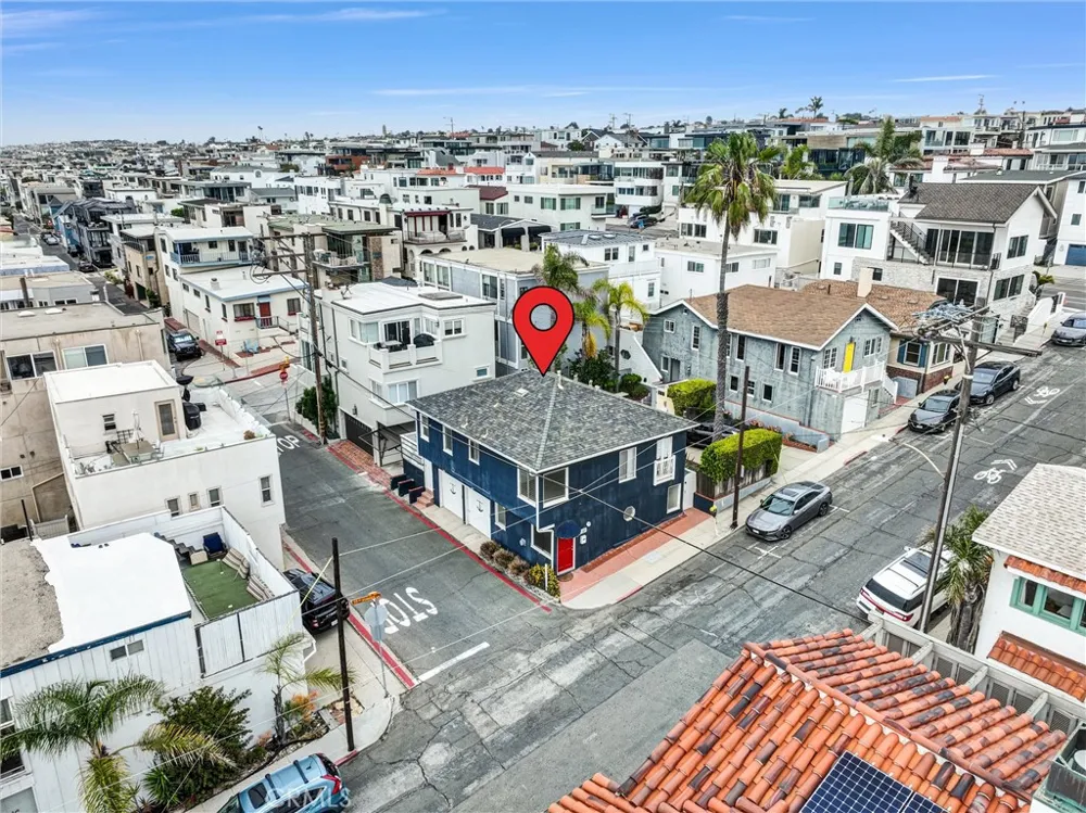 121 35th Hermosa Beach, CA 90254