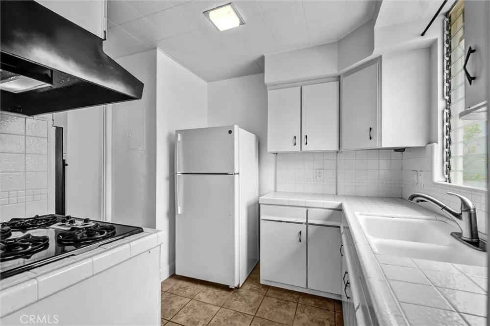 121 35th Hermosa Beach, CA 90254