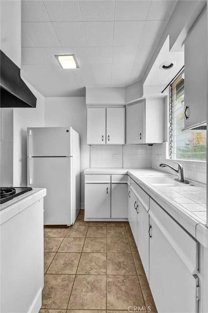 121 35th Hermosa Beach, CA 90254