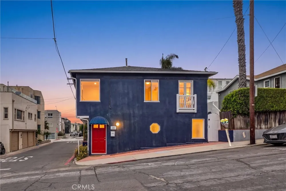 121 35th Hermosa Beach, CA 90254