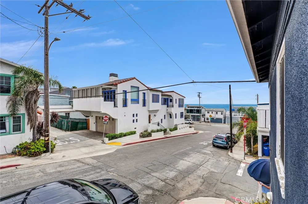 121 35th Hermosa Beach, CA 90254