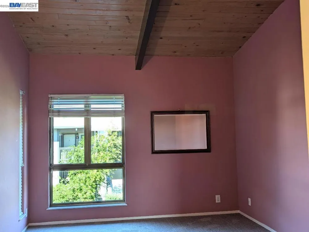 19100 Crest Ave #24 Castro Valley, CA 94546