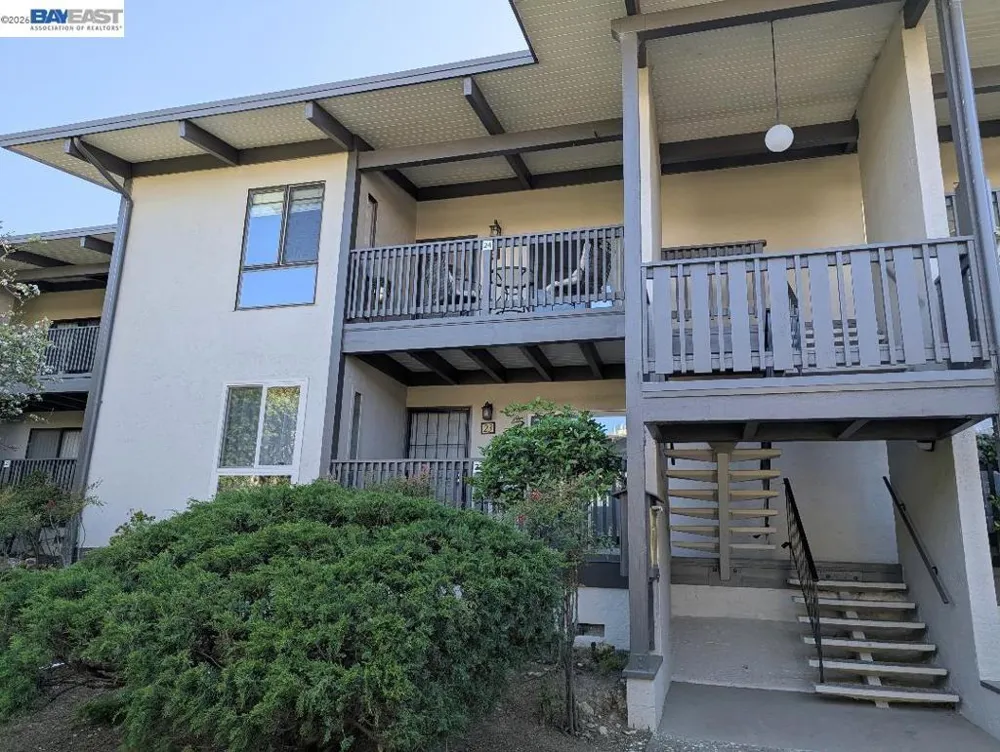 19100 Crest Ave #24 Castro Valley, CA 94546