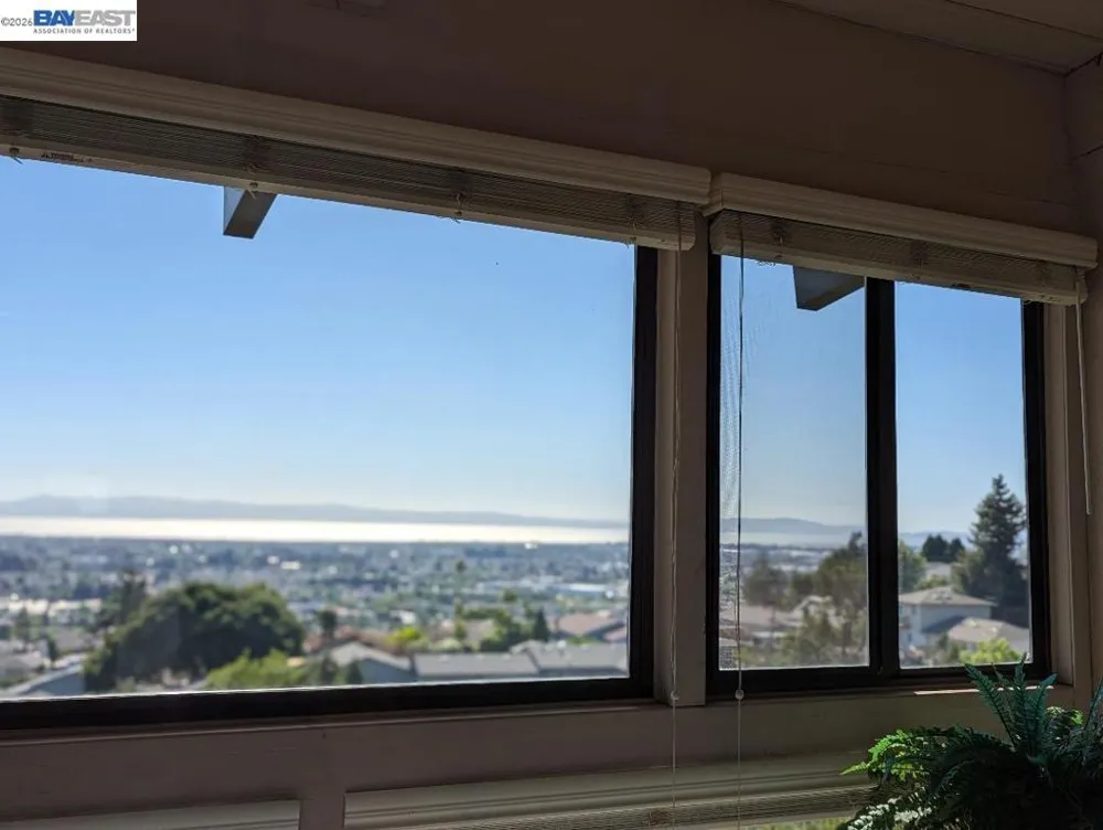 19100 Crest Ave #24 Castro Valley, CA 94546