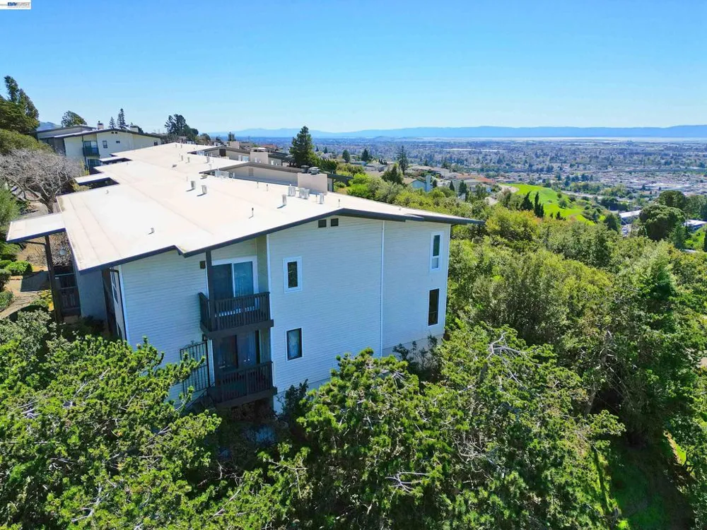 19100 Crest Ave #24 Castro Valley, CA 94546
