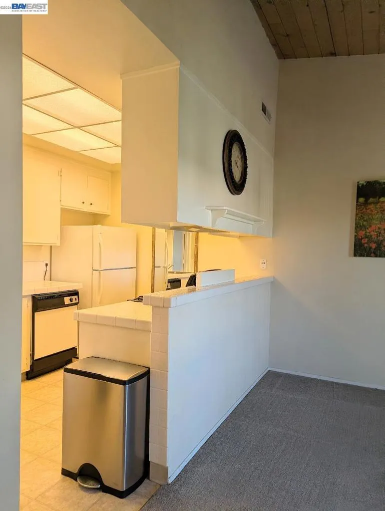 19100 Crest Ave #24 Castro Valley, CA 94546