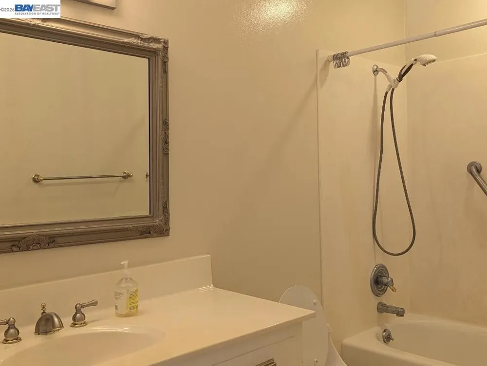 19100 Crest Ave #24 Castro Valley, CA 94546