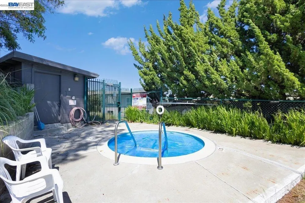 19100 Crest Ave #24 Castro Valley, CA 94546