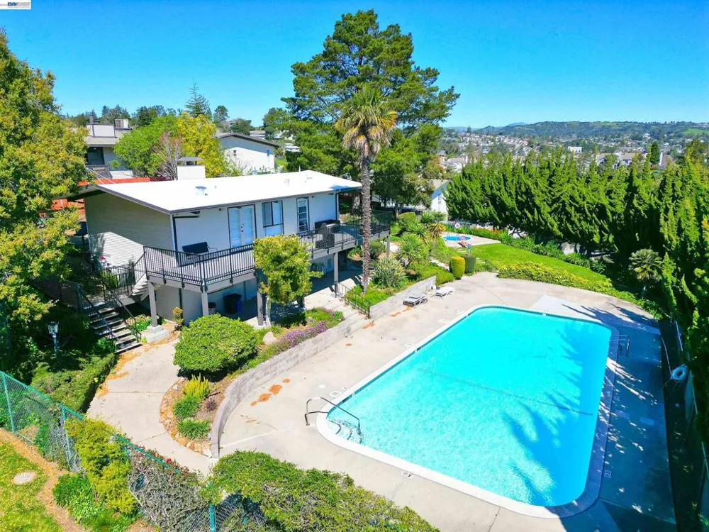 19100 Crest Ave #24 Castro Valley, CA 94546