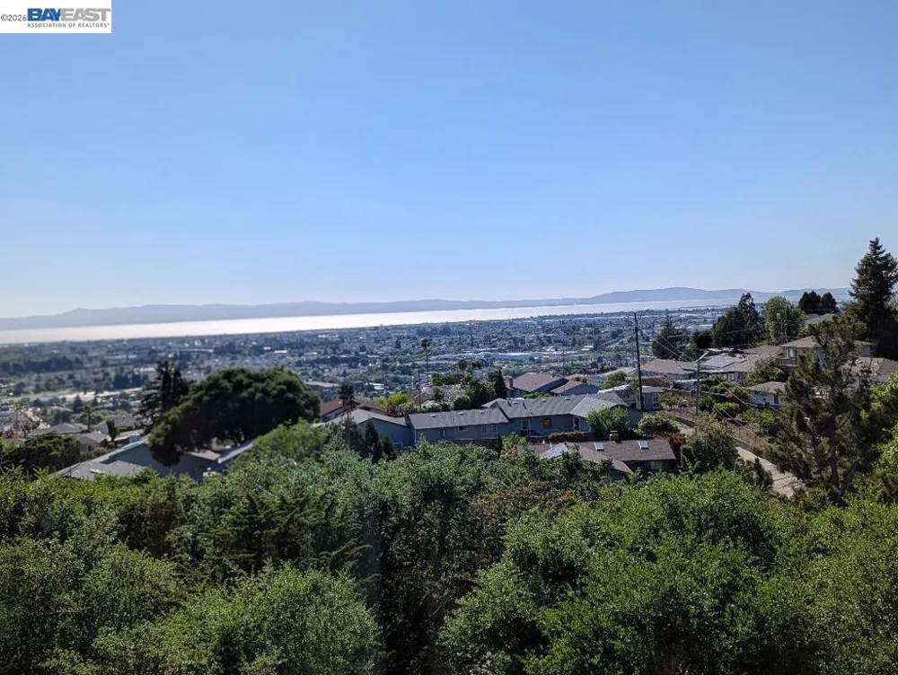 19100 Crest Ave #24 Castro Valley, CA 94546