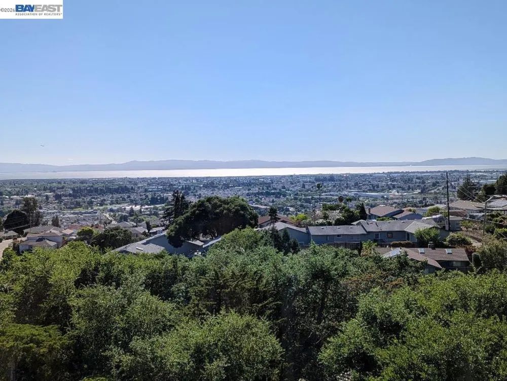 19100 Crest Ave #24 Castro Valley, CA 94546