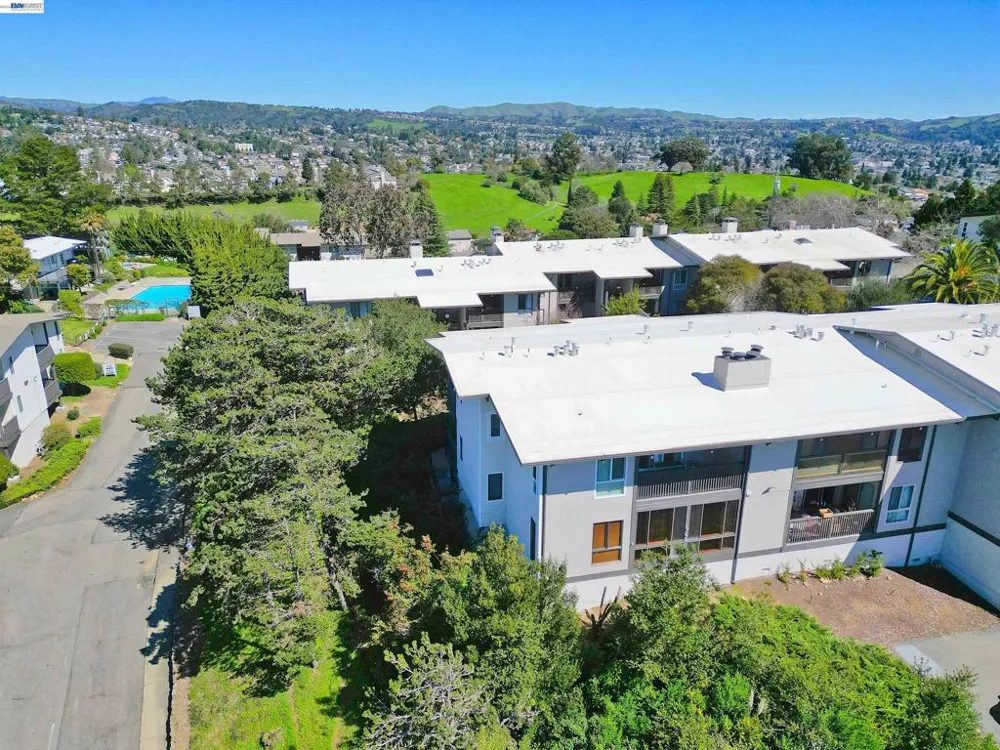 19100 Crest Ave #24 Castro Valley, CA 94546