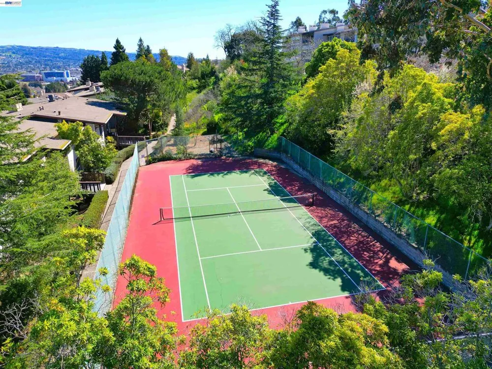 19100 Crest Ave #24 Castro Valley, CA 94546