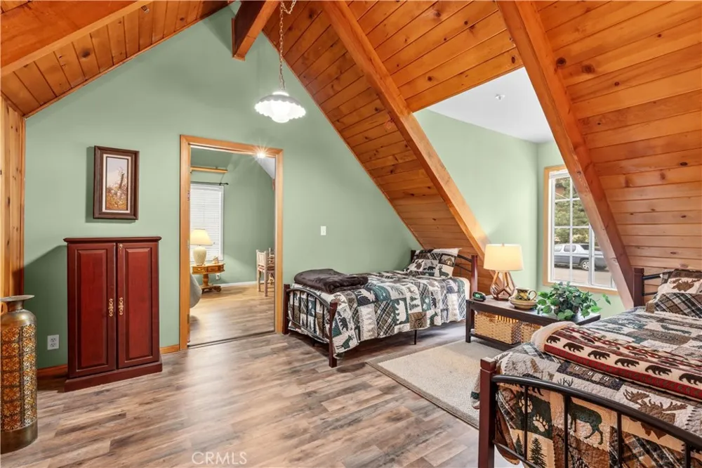 5375 Chaumont Wrightwood, CA 92397