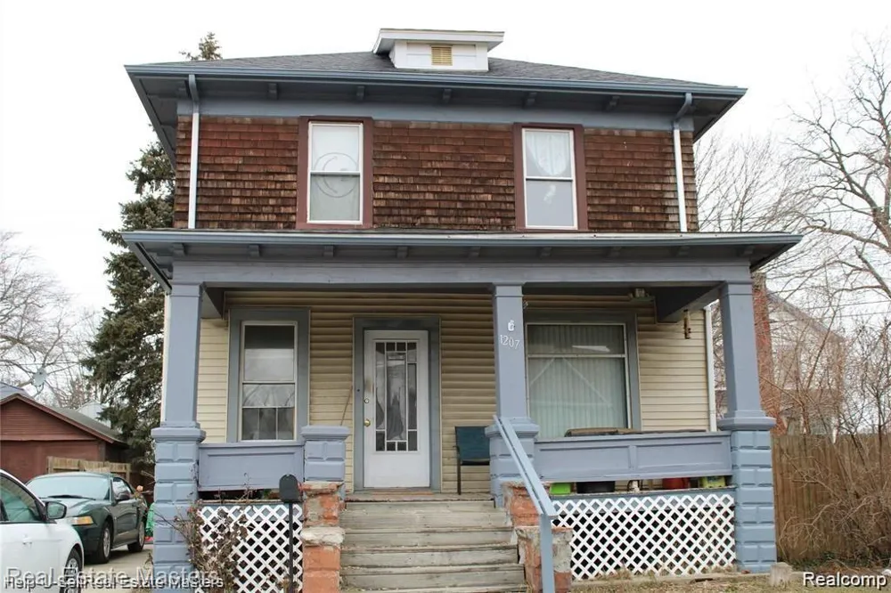 1207 Lapeer Avenue Port Huron City, MI 48060
