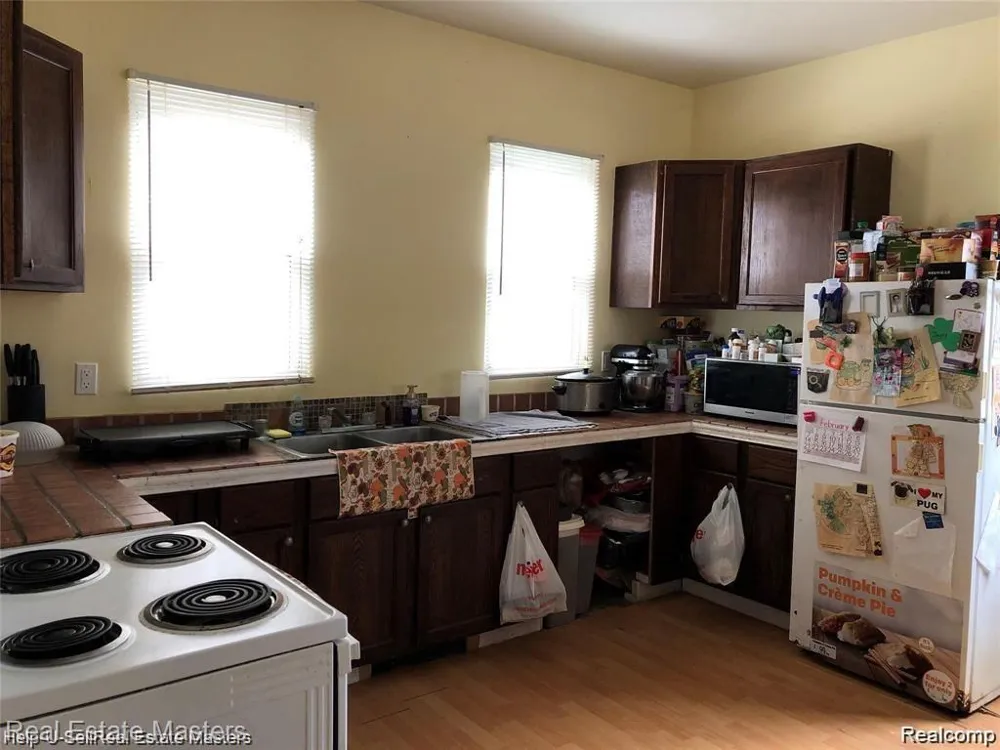 1207 Lapeer Avenue Port Huron City, MI 48060