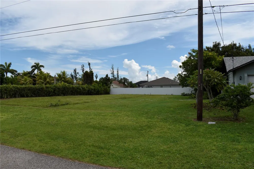 805 SW 6TH COURT Cape Coral, FL 33991