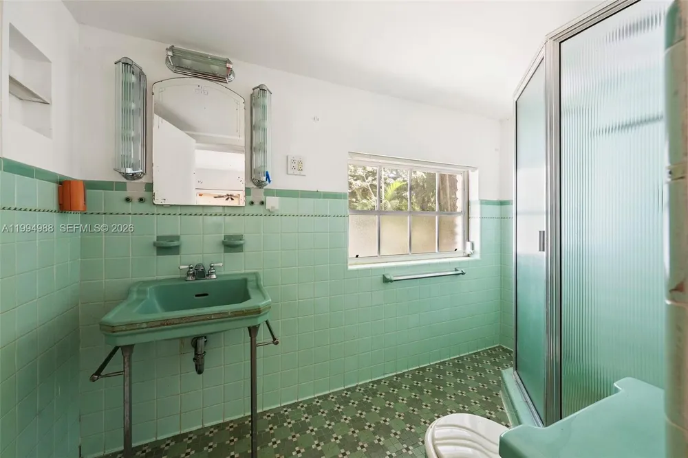 140 NE 95th St Miami Shores, FL 33138